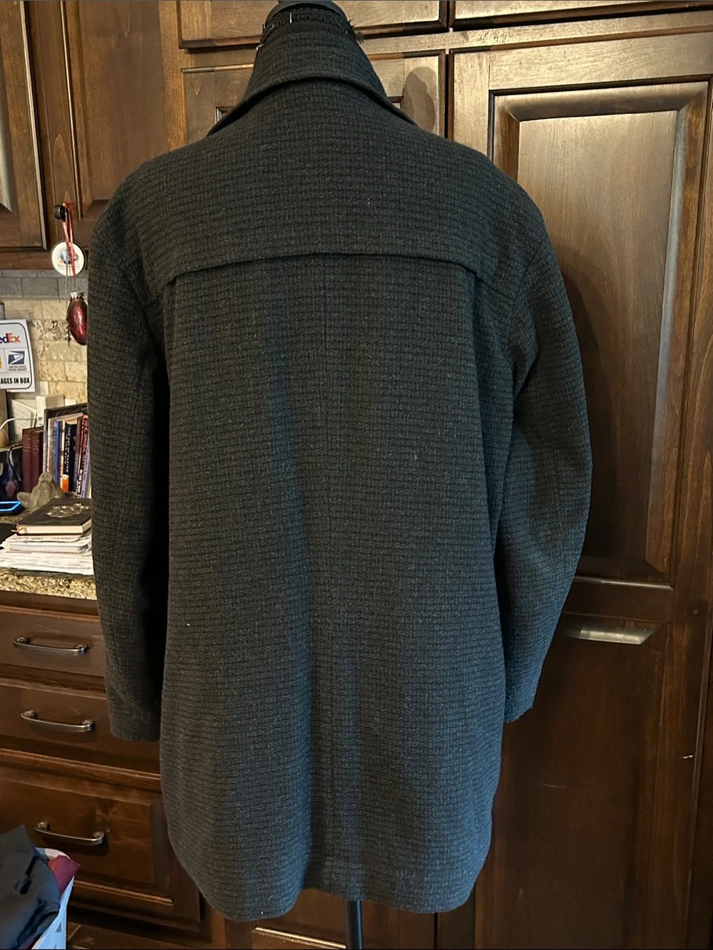 Hugo Boss Sz 42R Men's Charcoal Textured Overcoat - Classic Winter Jacket